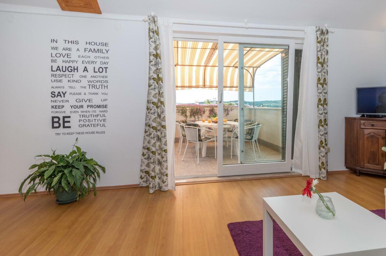 Apartments Vojin Трогир Екстериор снимка